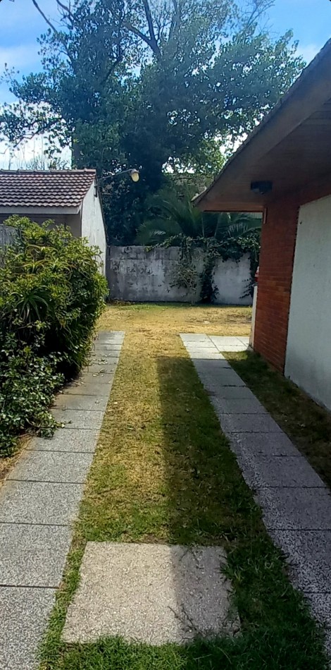 VENTA PARA EMPRENDIMIENTO EN ESQUINA CON LOTE Y CHALET. ZONA ALFAR