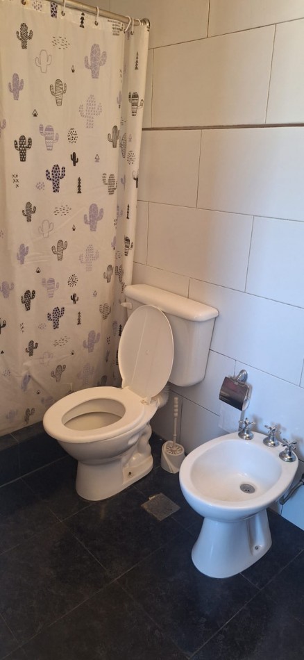 DEPARTAMENTO EN PH DE 2 AMBIENTES CON BALCON TERRAZA Y COCHERA.