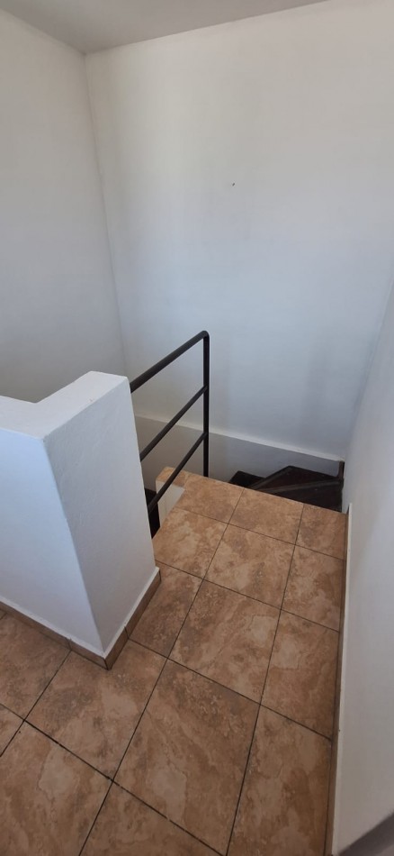 DEPARTAMENTO EN PH DE 2 AMBIENTES CON BALCON TERRAZA Y COCHERA.
