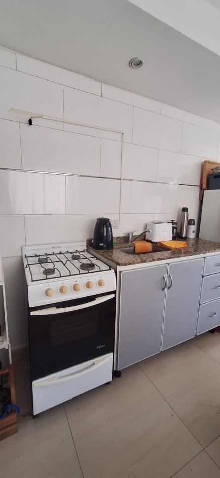 DEPARTAMENTO EN PH DE 2 AMBIENTES CON BALCON TERRAZA Y COCHERA.