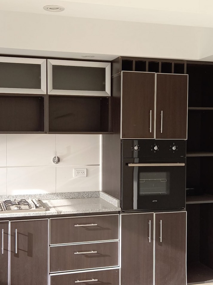 SEMIPISO 3 AMB EN VENTA MUY LUMINOSO Y DOBLE BALCON.