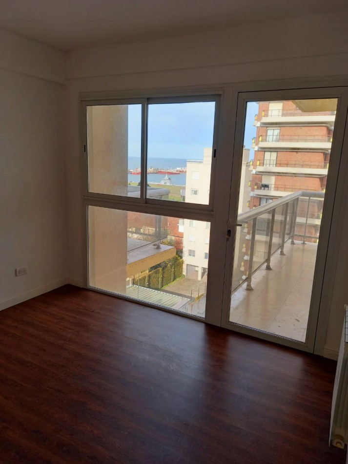 SEMIPISO 3 AMB EN VENTA MUY LUMINOSO Y DOBLE BALCON.
