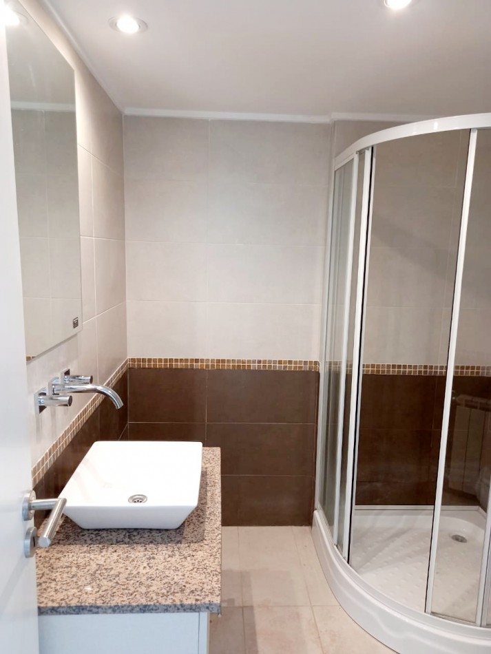 SEMIPISO 3 AMB EN VENTA MUY LUMINOSO Y DOBLE BALCON.