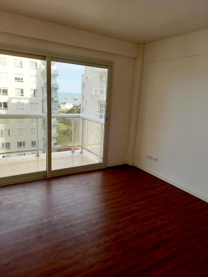 SEMIPISO 3 AMB EN VENTA MUY LUMINOSO Y DOBLE BALCON.