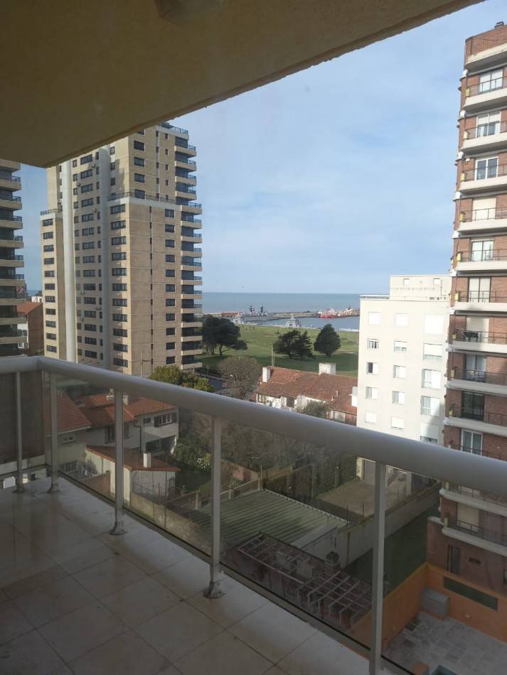 SEMIPISO 3 AMB EN VENTA MUY LUMINOSO Y DOBLE BALCON.