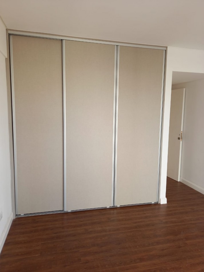 SEMIPISO 3 AMB EN VENTA MUY LUMINOSO Y DOBLE BALCON.