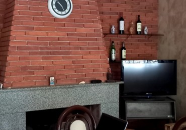 VENTA CHALET  4 Amb, APTO A CREDITO ,DOS LOTES , ZONA ALFAR.