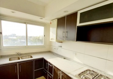 SEMIPISO 3 AMB EN VENTA MUY LUMINOSO Y DOBLE BALCON.